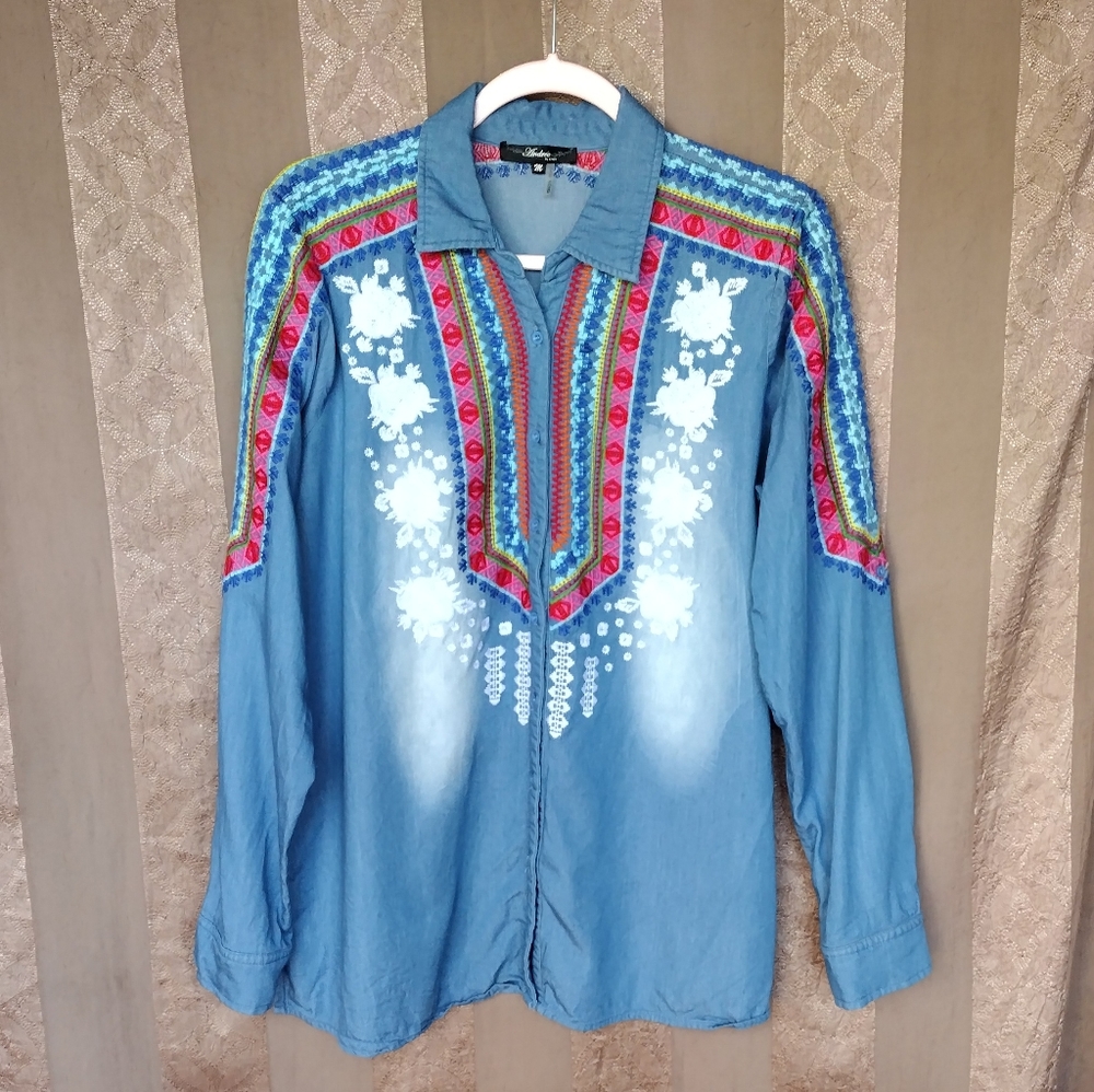 Andree by UNIT Women's Top Long Sleeve Embroidered Floral #0341